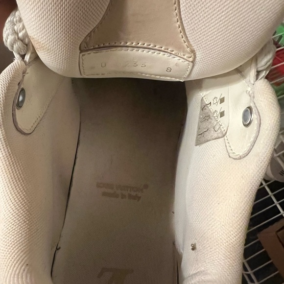 Louis Vuitton!!!!! - Picture 3 of 3